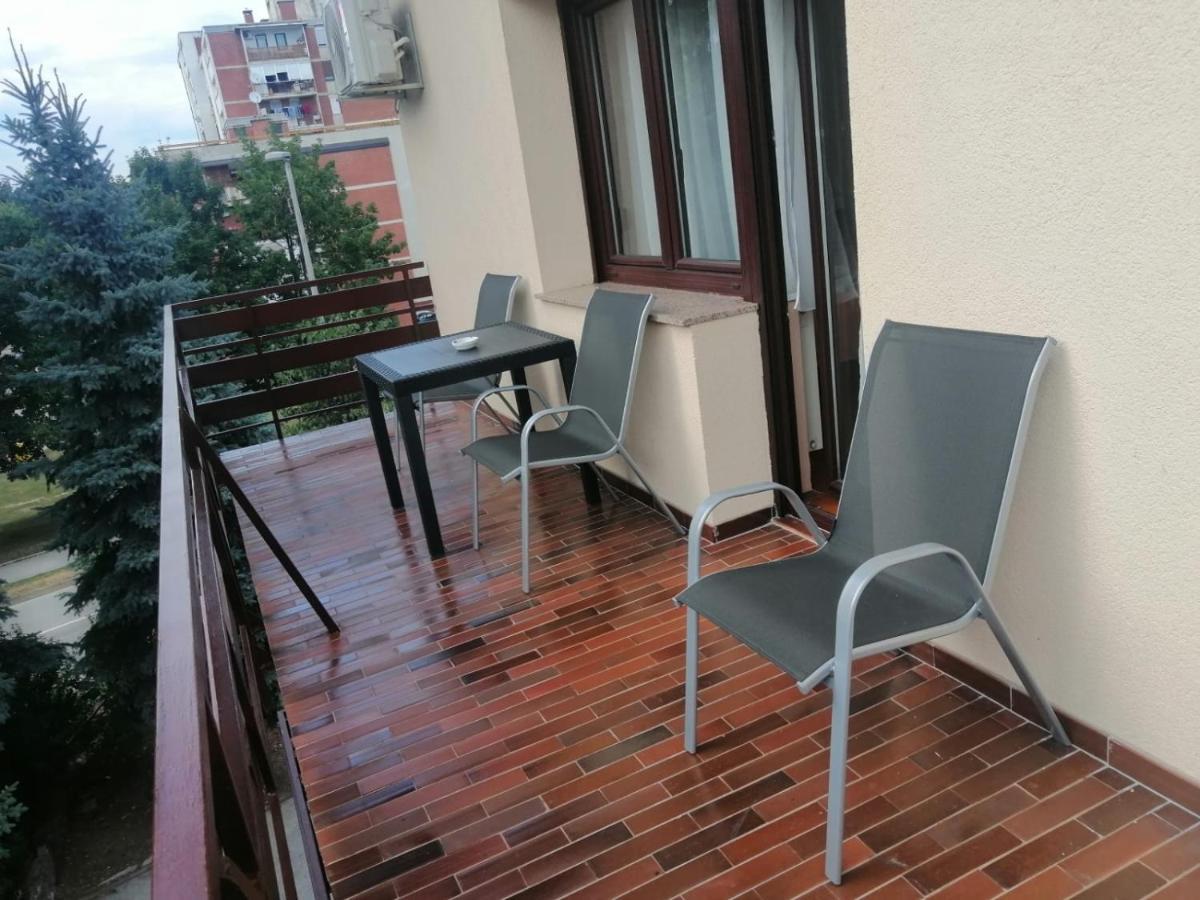 Apartments & Rooms 4 Rijeke Карловаць Екстер'єр фото