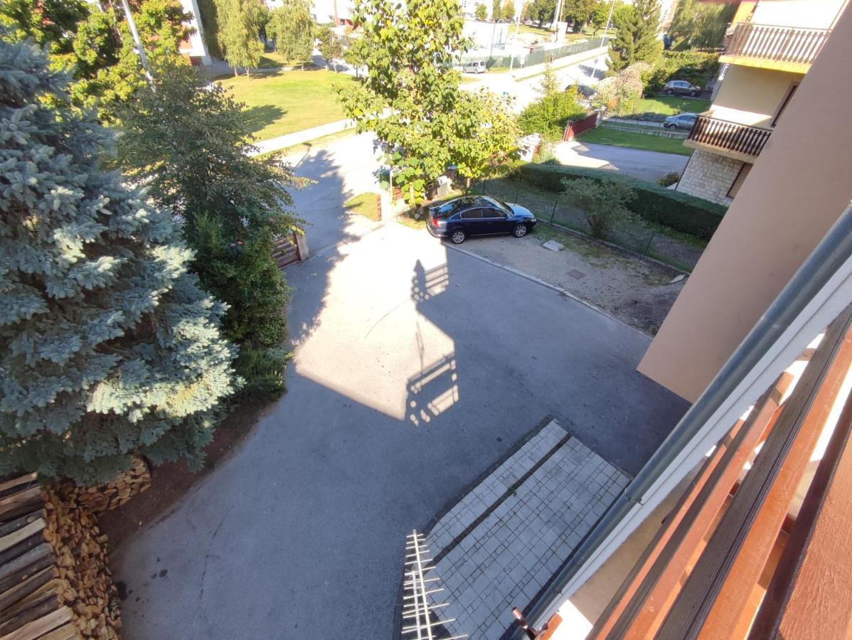 Apartments & Rooms 4 Rijeke Карловаць Екстер'єр фото
