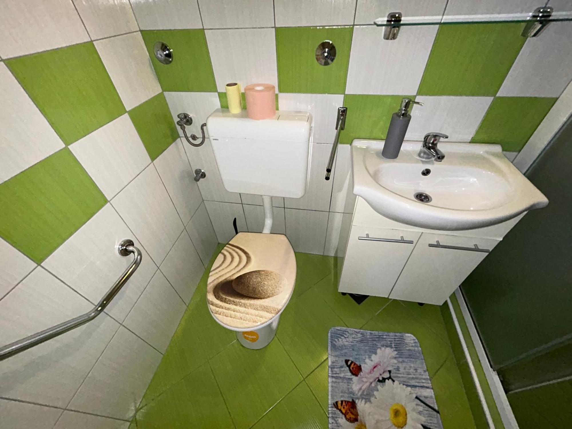 Apartments & Rooms 4 Rijeke Карловаць Екстер'єр фото