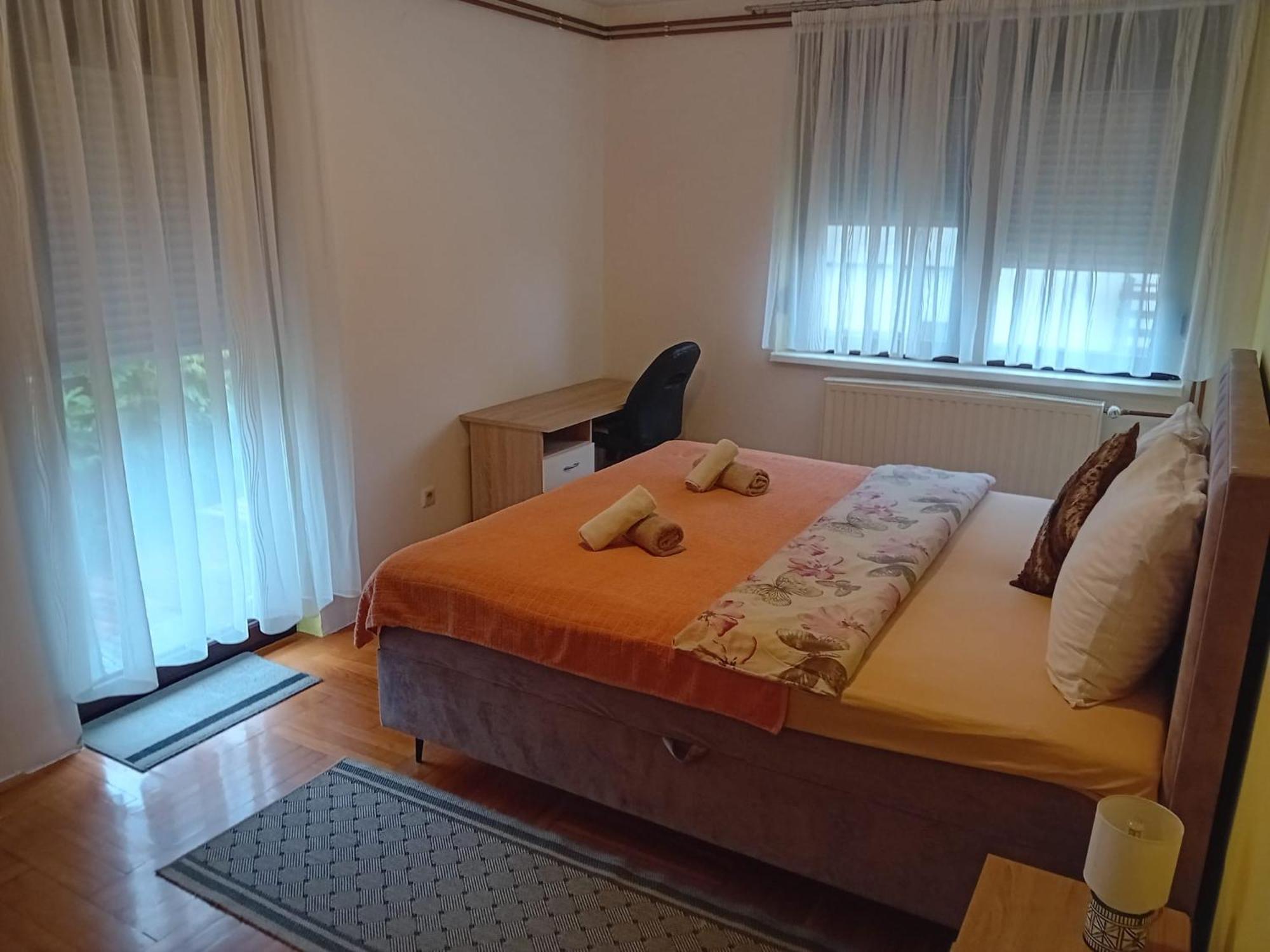 Apartments & Rooms 4 Rijeke Карловаць Екстер'єр фото